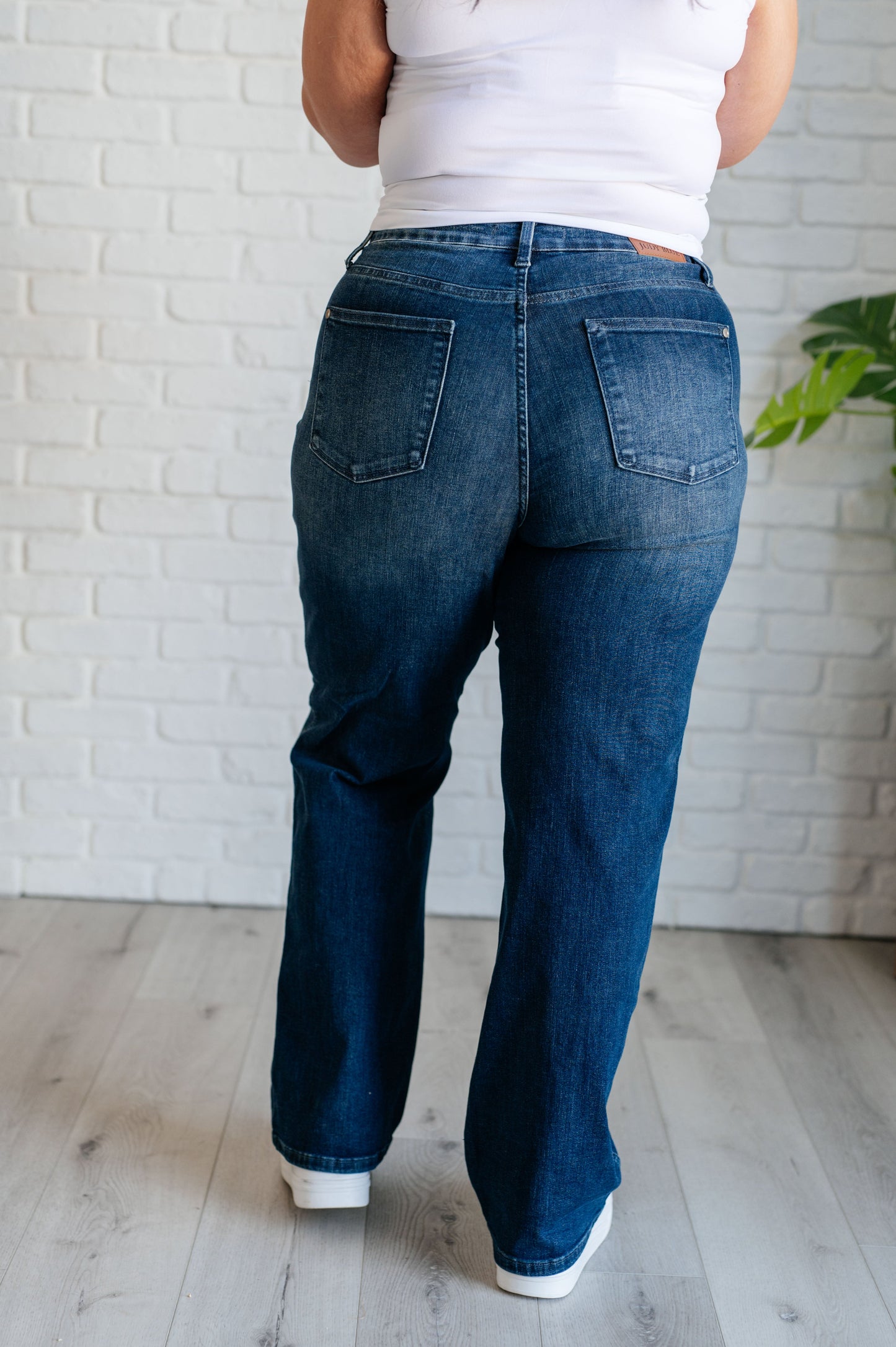 Judy Blue ~ Muriel Mid Rise Control Top Classic Straight Jeans