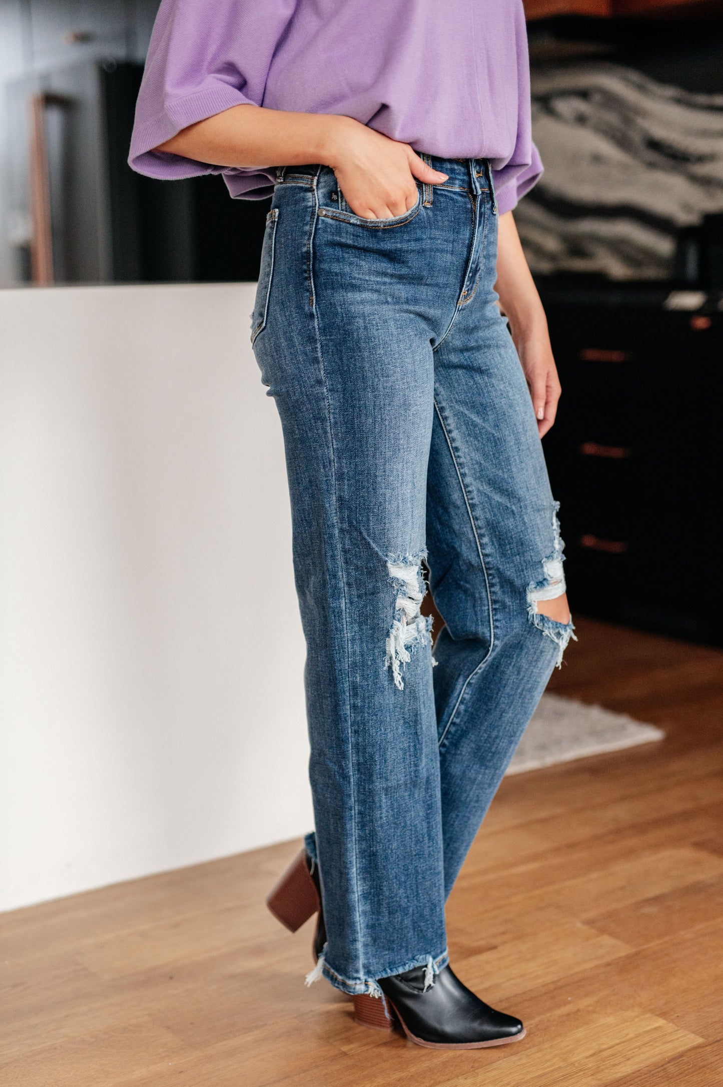 Judy Blue ~ Rose High Rise 90's Straight Jeans in Dark Wash