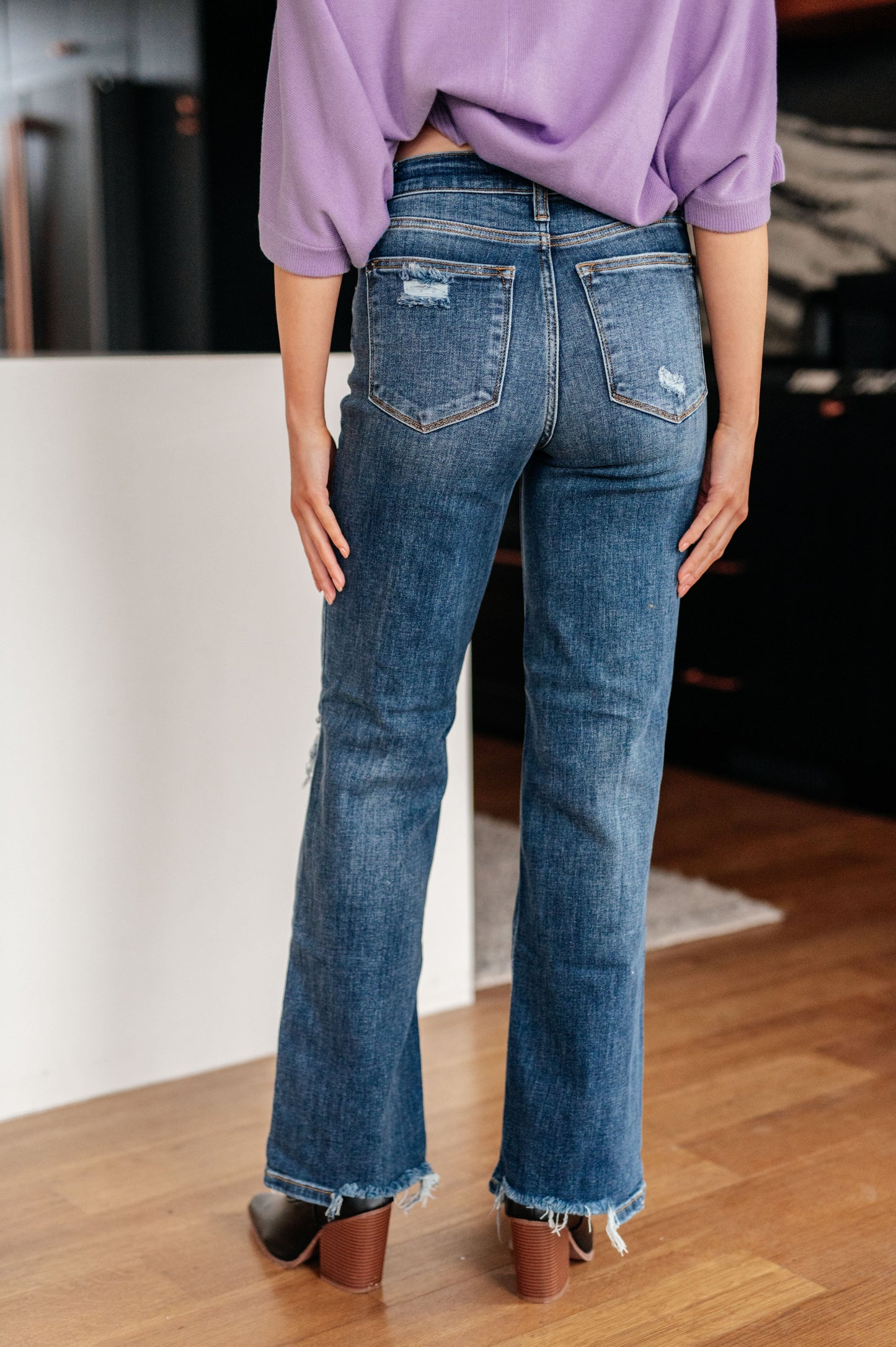 Judy Blue ~ Rose High Rise 90's Straight Jeans in Dark Wash