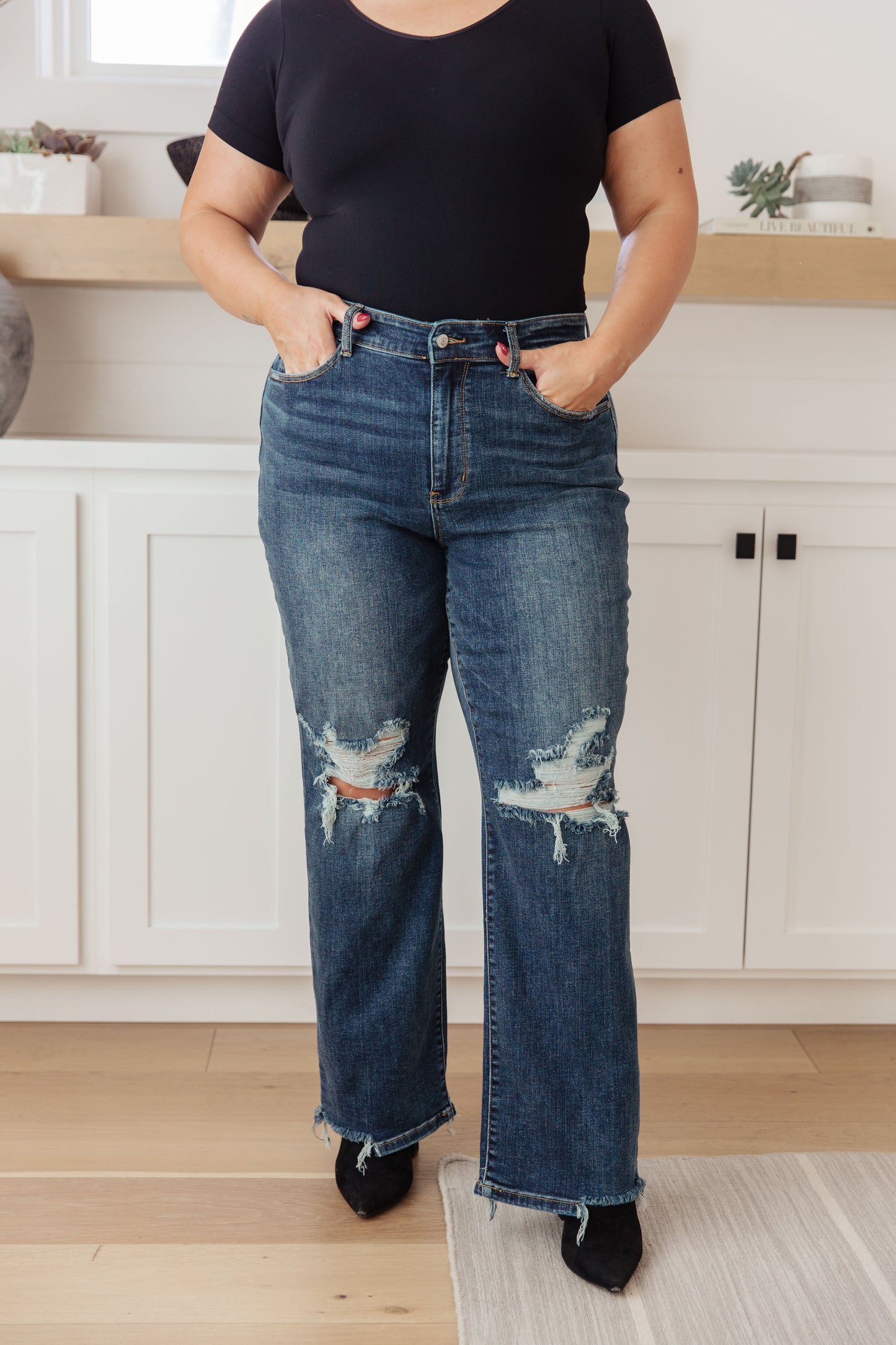 Judy Blue ~ Rose High Rise 90's Straight Jeans in Dark Wash