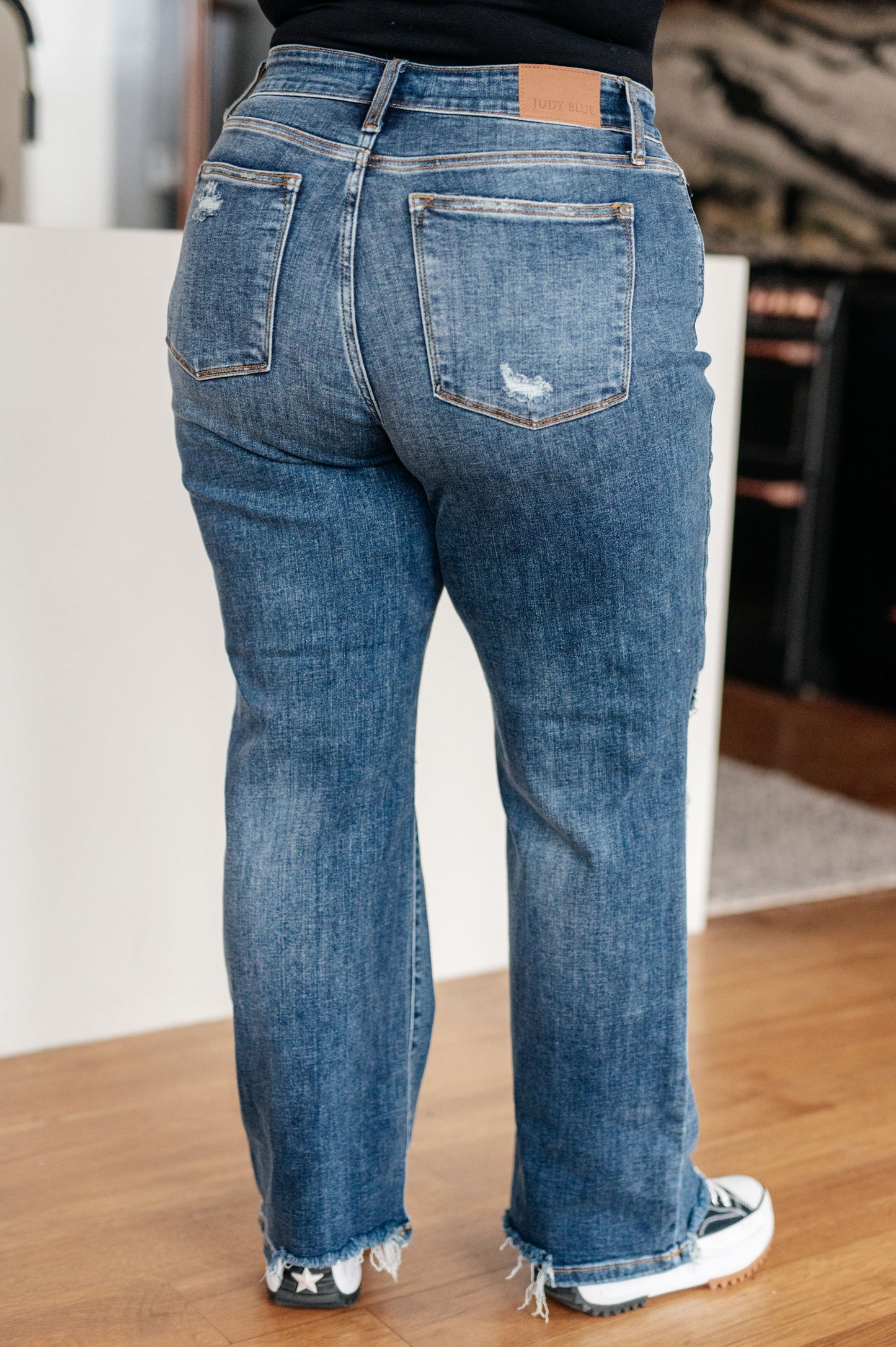 Judy Blue ~ Rose High Rise 90's Straight Jeans in Dark Wash