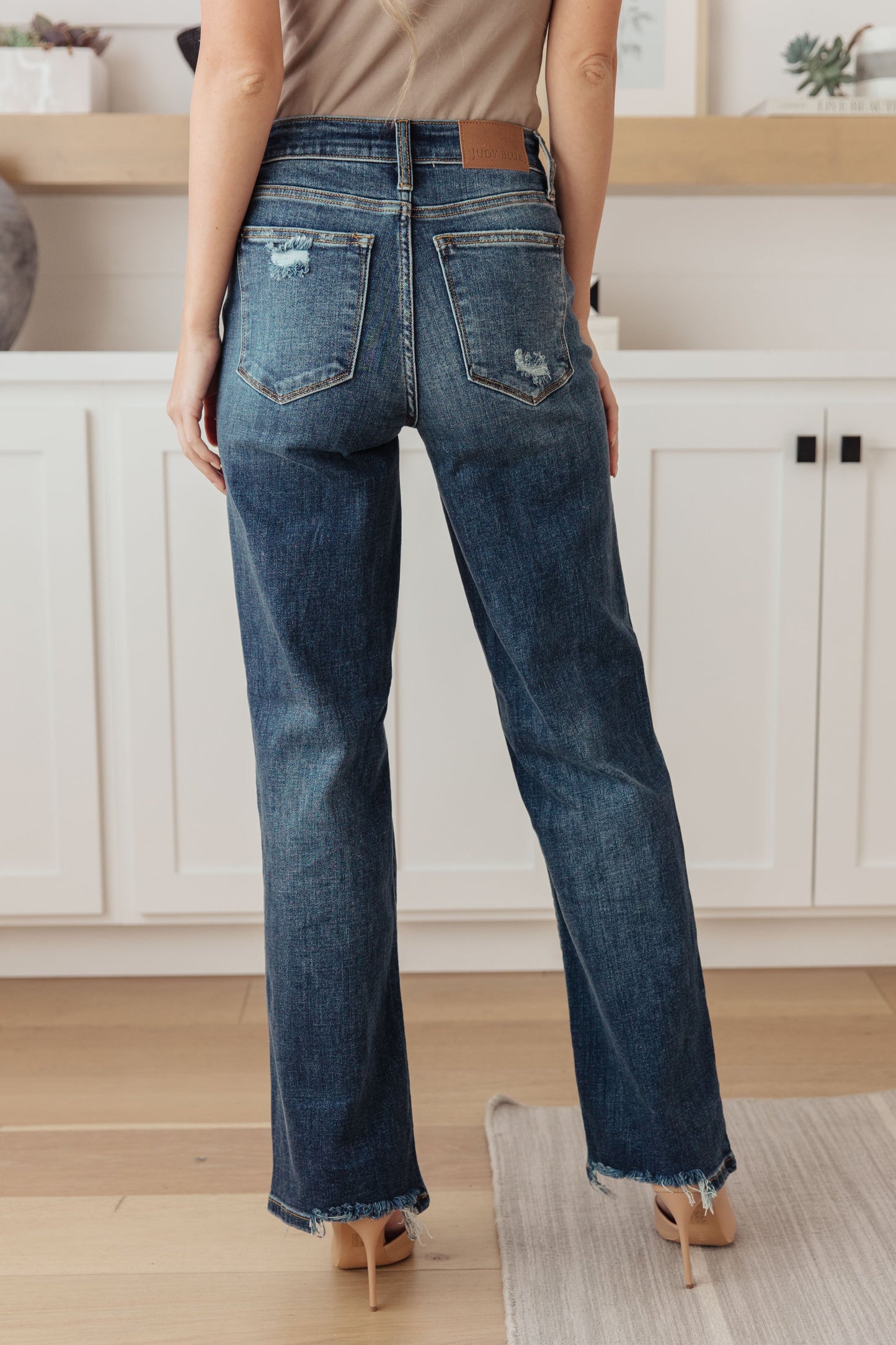 Judy Blue ~ Rose High Rise 90's Straight Jeans in Dark Wash